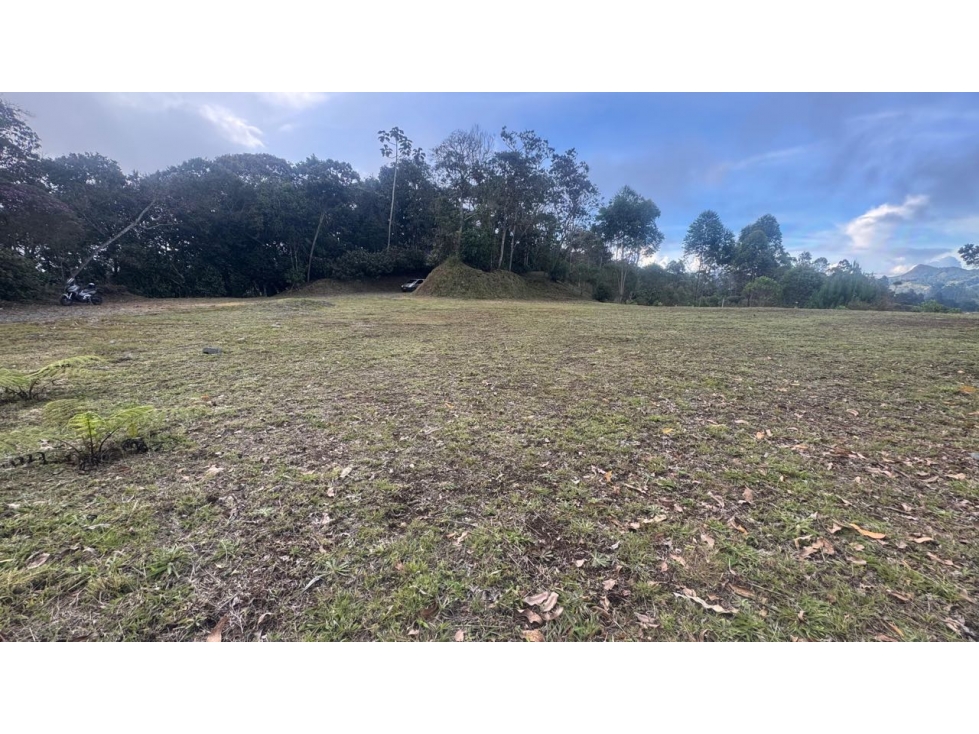 Lote en unidad cerrada en el retiro sector de alta valorización — foto 2