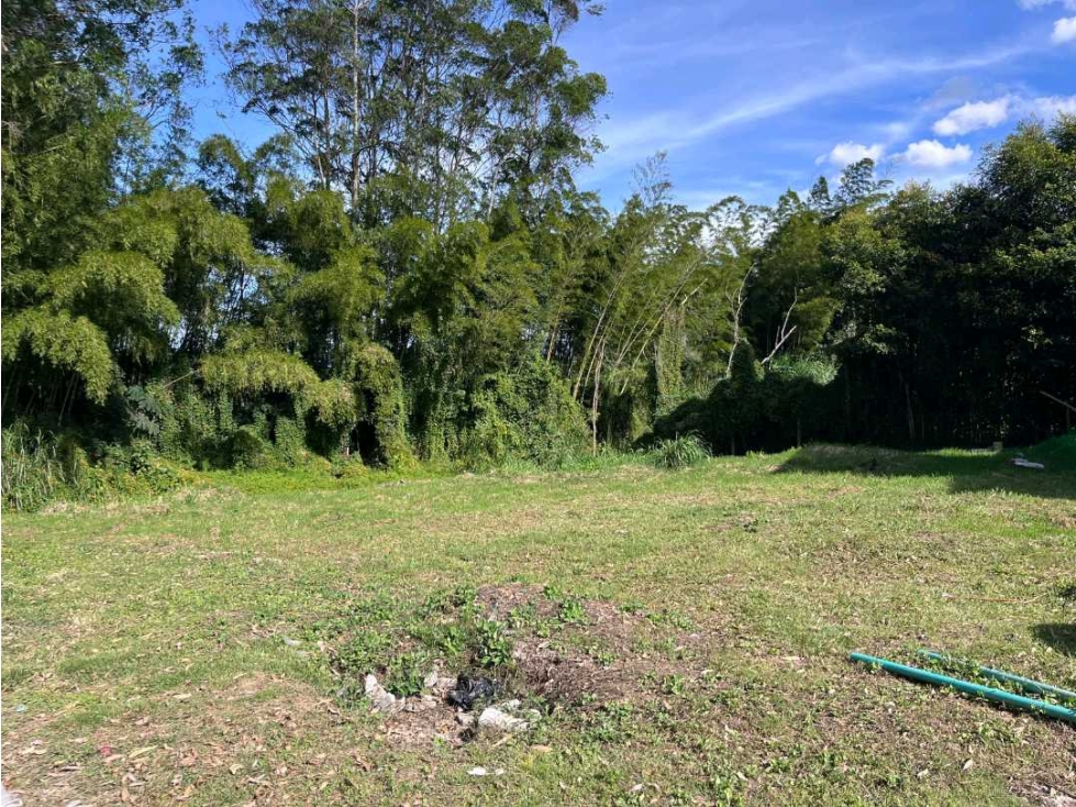 LOTE EN UNIDAD CERRADA LLANOGRANDE