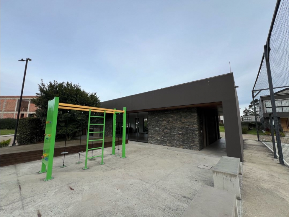 LOTE ESQUINERO EN UNIDAD CERRADA SECTOR CLÍNICA DE LLANOGRANDE — foto 6