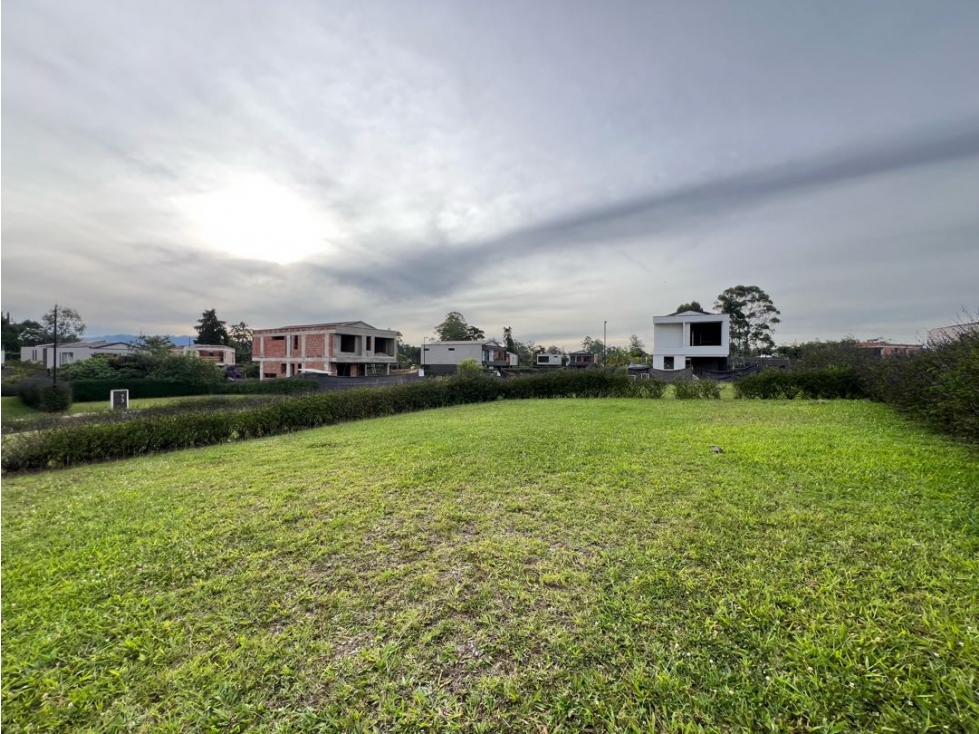 LOTE EN UNIDAD CERRADA SECTOR CLINICA LLANOGRANDE — foto 4