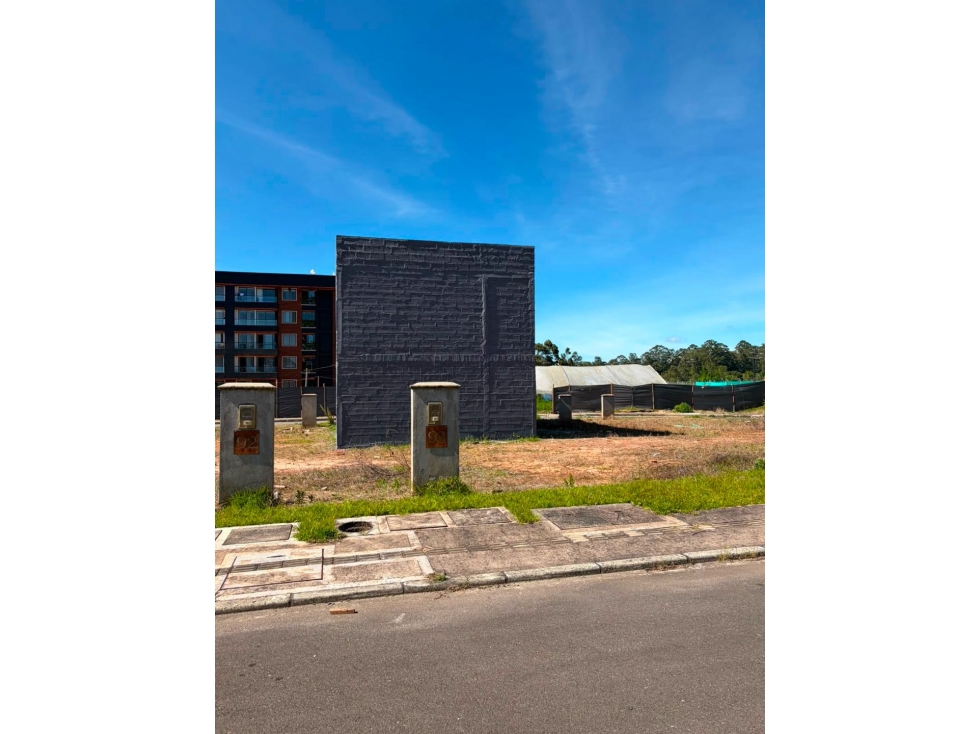 Lote en urb abierta Santa María del Tambo con licencia de construcción