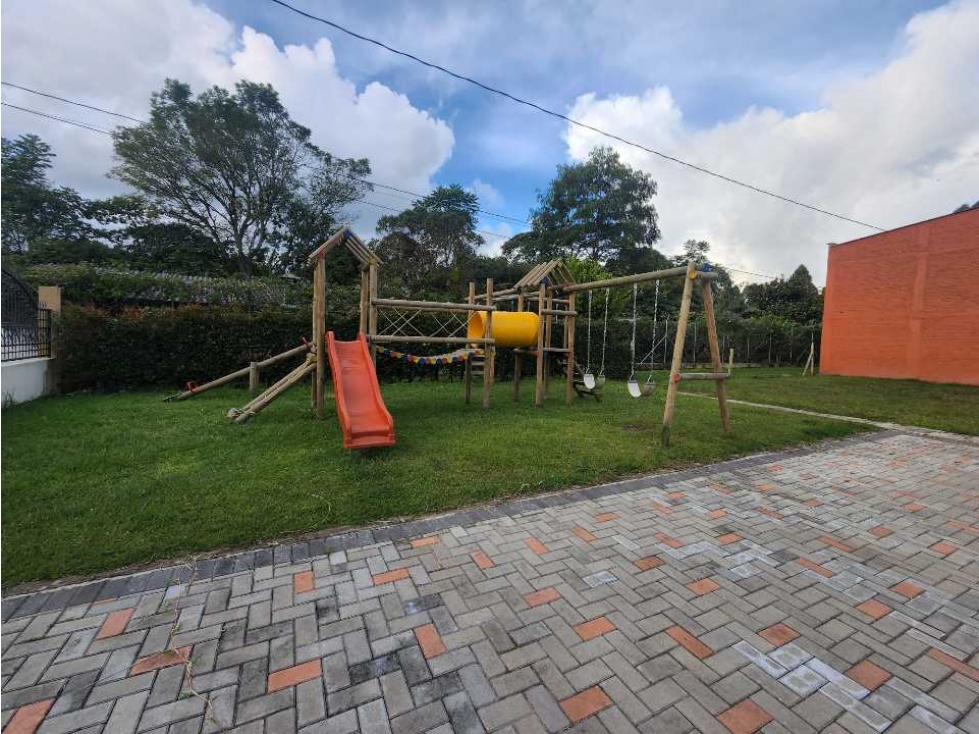 Lote en Urbanización Semi - cerrada a la venta — foto 4
