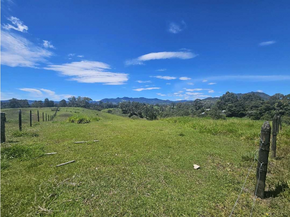 LOTE EN VENTA ALTO DE LAS PALMAS SECTOR LA ACUARELA — foto 2