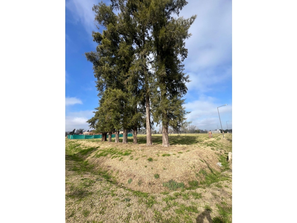 LOTE EN VENTA. Altos de Luján - 1
