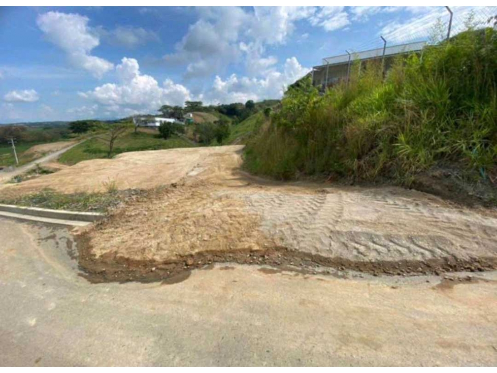 LOTE EN VENTA CONDOMINIO EN CERRITOS — foto 3
