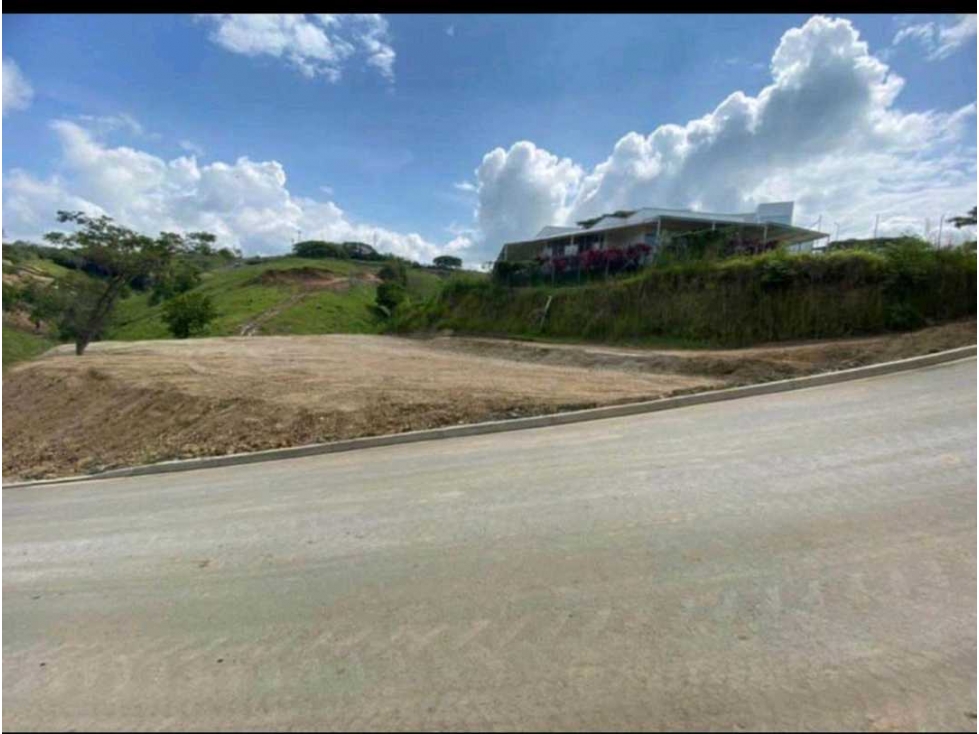 LOTE EN VENTA CONDOMINIO EN CERRITOS — foto 2