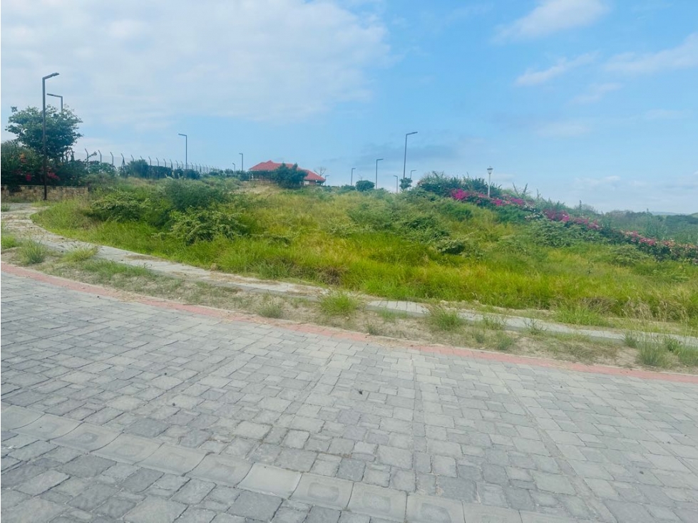 Lote pendiente positiva en venta en Urb. Kapok Montecristi-Manabí. — foto 2