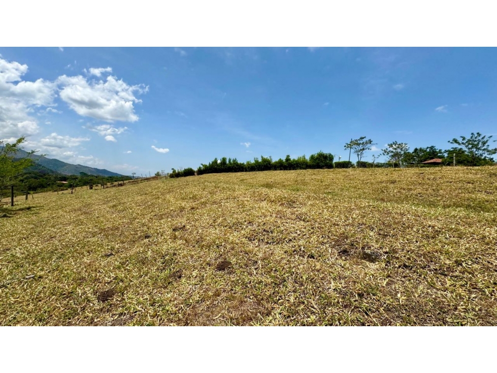 Lote en venta en condominio campestre Lagos de Maracaibo Palmira Valle — foto 2