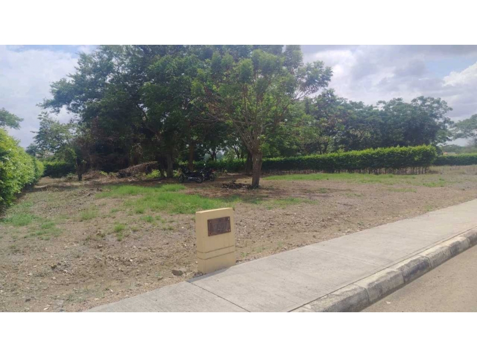 LOTE EN VENTA EN CONJUNTO CERRADO BALMORAL