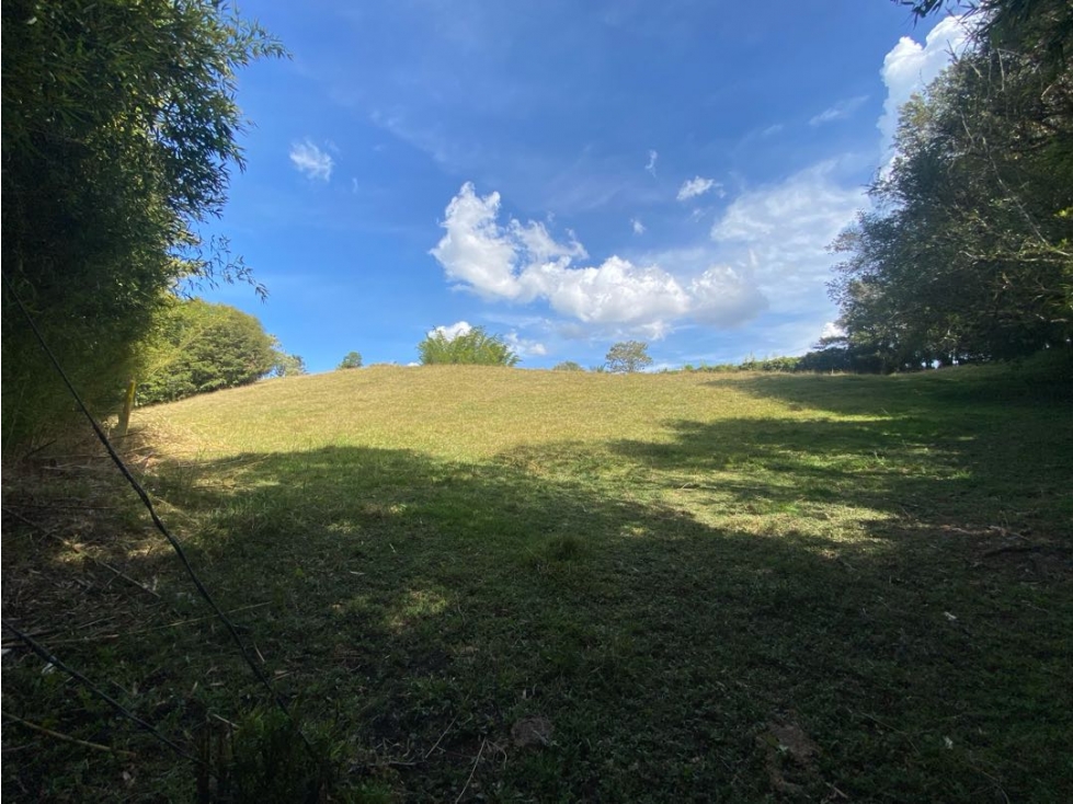 LOTE EN VENTA EN EXCLUSIVA PARCELACIÓN, EL RETIRO