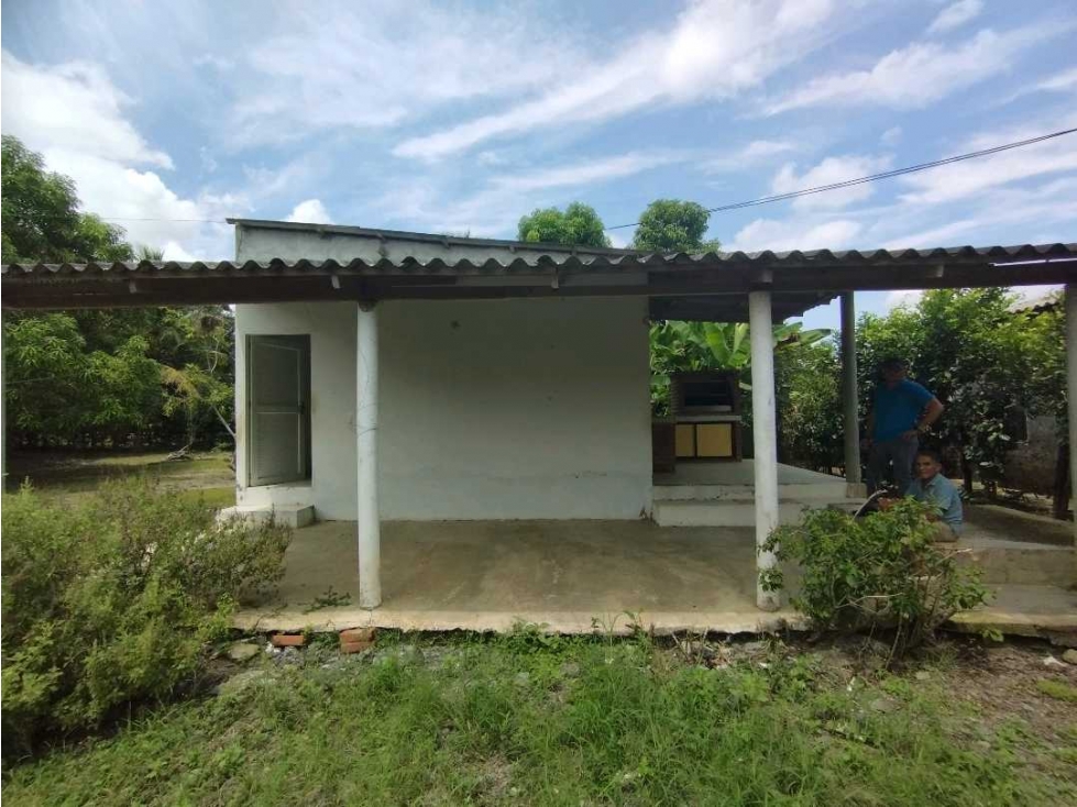 LOTE EN VENTA EN JARAQUIEL SOBRE LA VIA PAVIMENTADA — foto 2