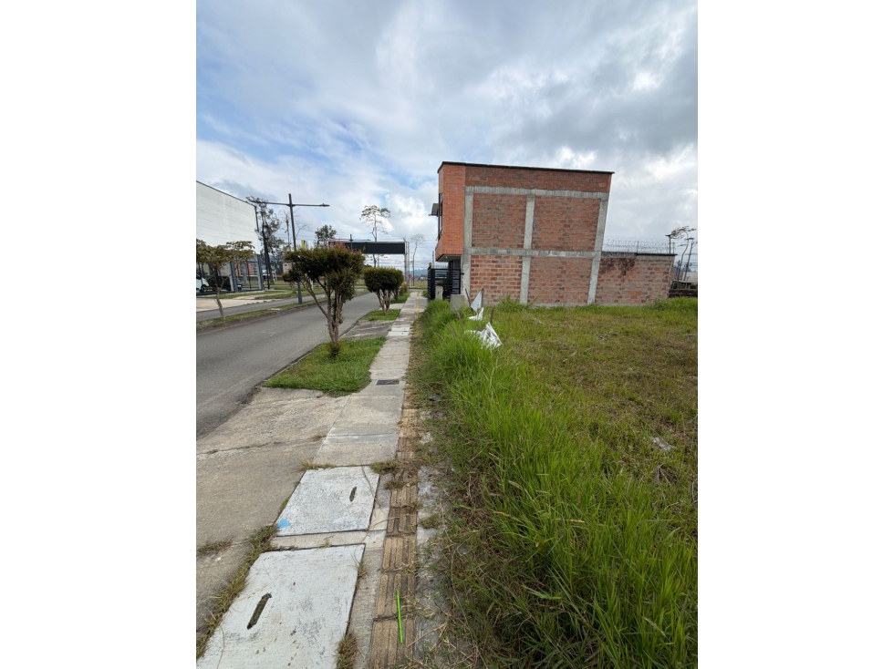 LOTE EN VENTA EN LA CEJA UNIDAD ABIERTA SE ENTREGA CON LICENCIA CONSTR - 3