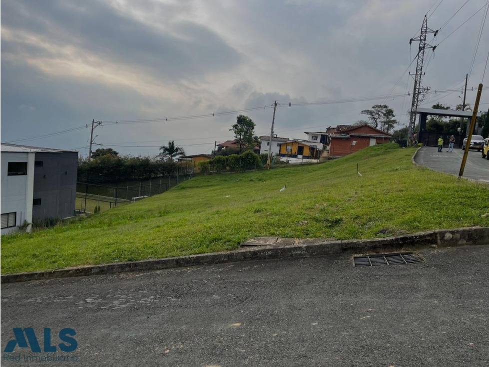 Lote en Venta en La Estrella(MLS#252166) - 1