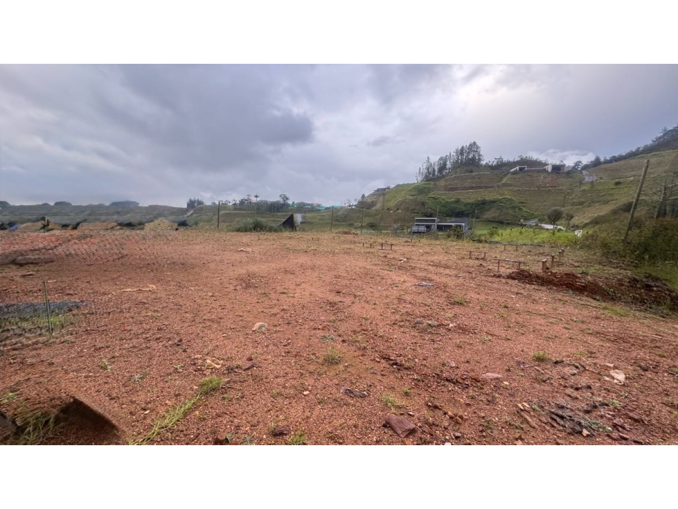 Lote en venta en unidad cerrada en el retiro LDC — foto 2