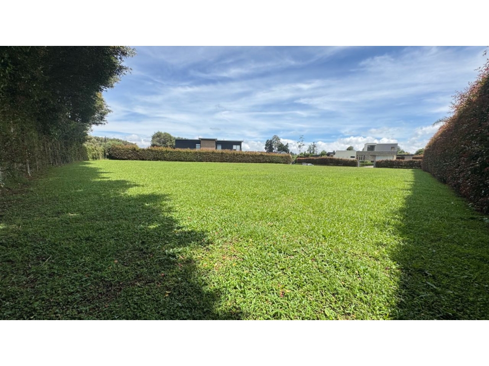 Lote en venta en unidad cerrada en Llanogrande