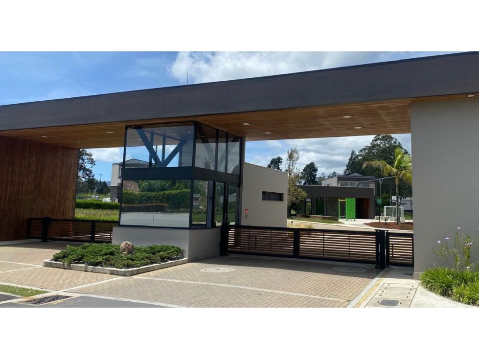 Lote en venta Llanogrande unidad cerrada