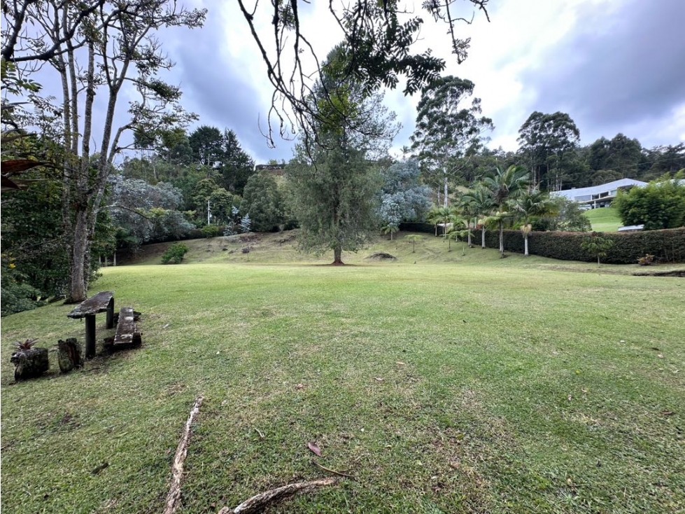 Lote en venta Llanogrande unidad cerrada