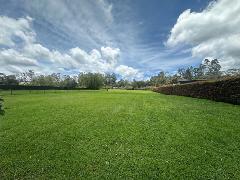 Lote en venta Llanogrande unidad cerrada