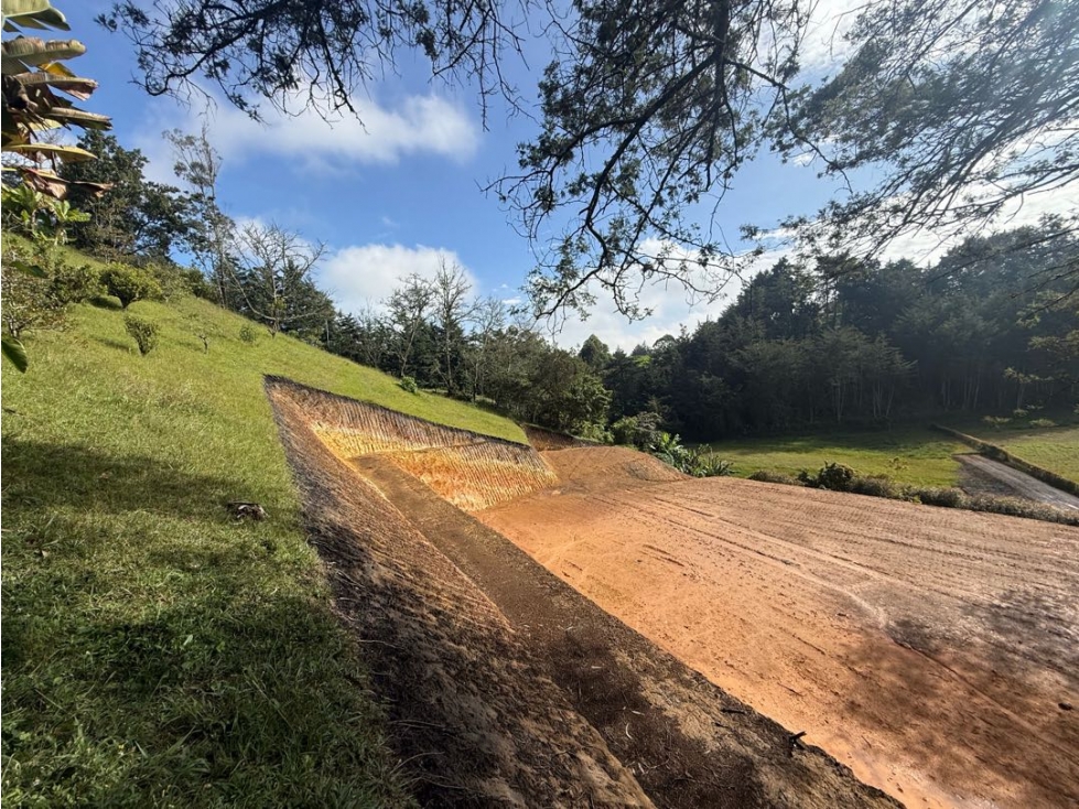 LOTE EN VENTA - RIONEGRO ANTIOQUIA - VDA OJO DE AGUA - QUERENCIAS