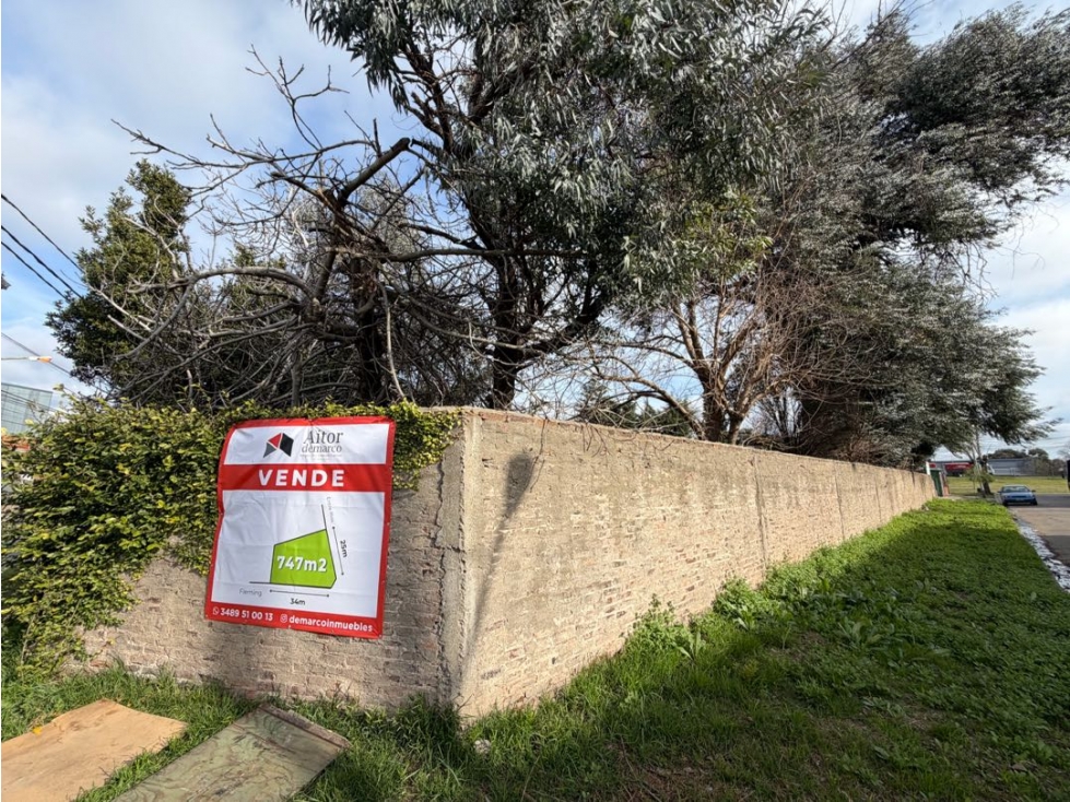 Lote en venta sobre Colectora Norte 747m2 - 3