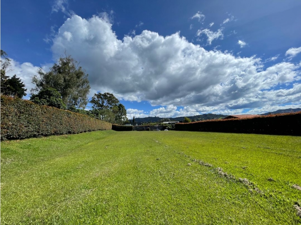 Lote en venta unidad cerrada ubicada en Llanogrande