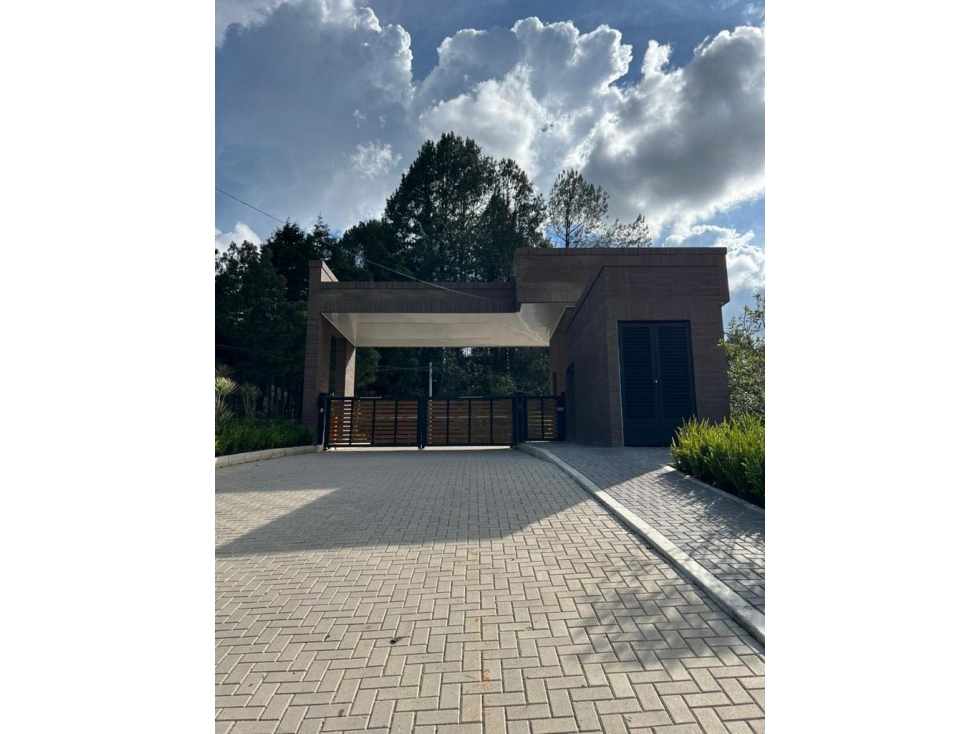 Lote en venta unidad cerrada vía Aeropuerto/Guarne