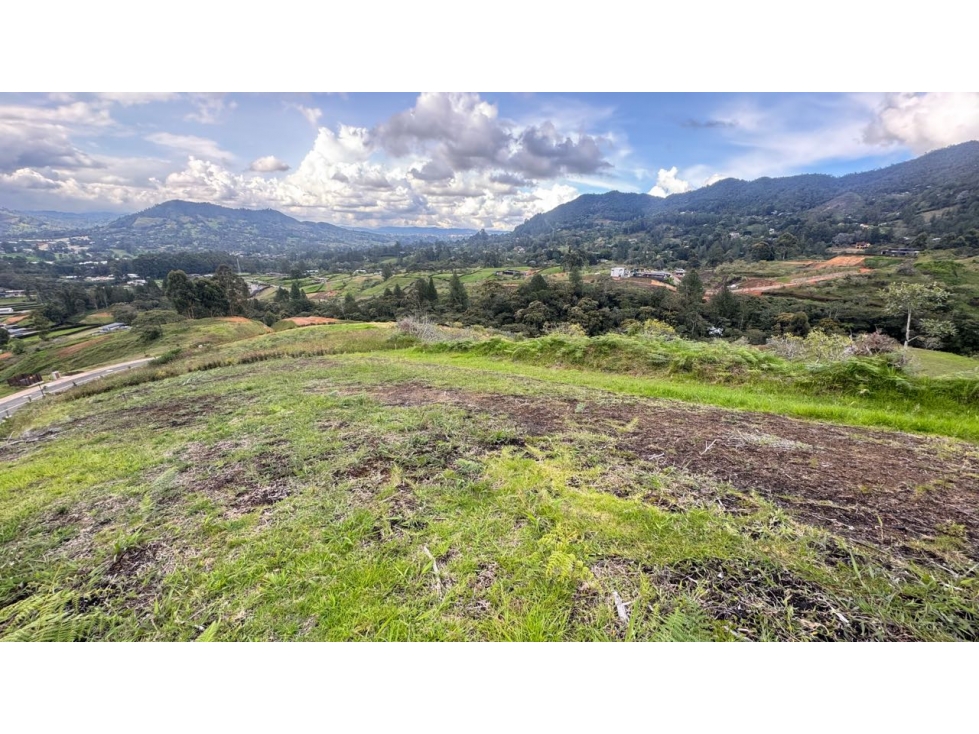 Lote en venta vía san Antonio la ceja sector el Yarumo en unidad cerra