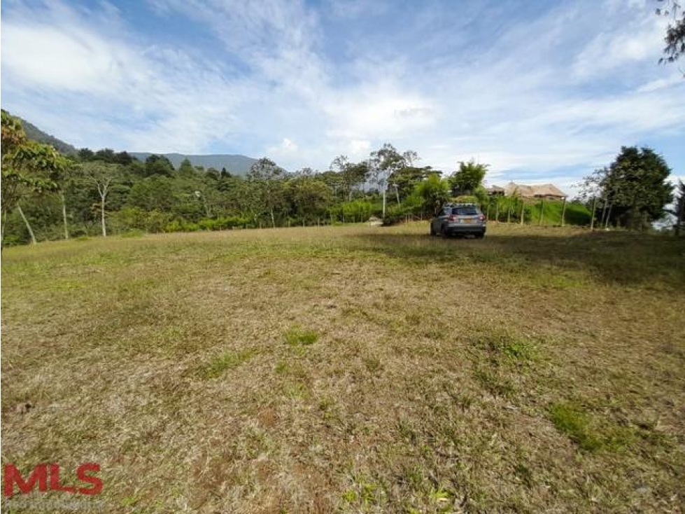 LOTE EN VENTA!!(MLS#236587) - 4
