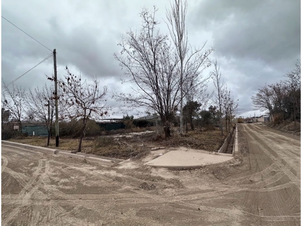 Lote esquina en venta 603 m2, Drummond, Luján de Cuyo - 3