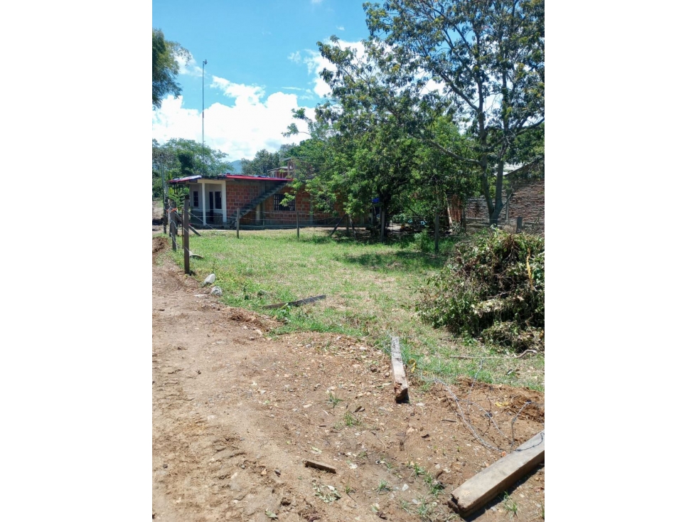 Lote esquinero plano en venta - Santa Elena El Cerrito Valle Colombia