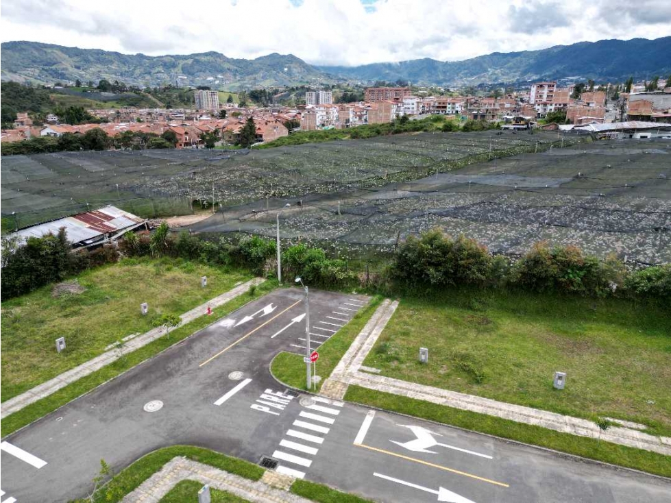 LOTE ESQUINERO EN VENTA UNIDAD ABIERTA EN EL CARMEN DE VIBORAL — foto 3