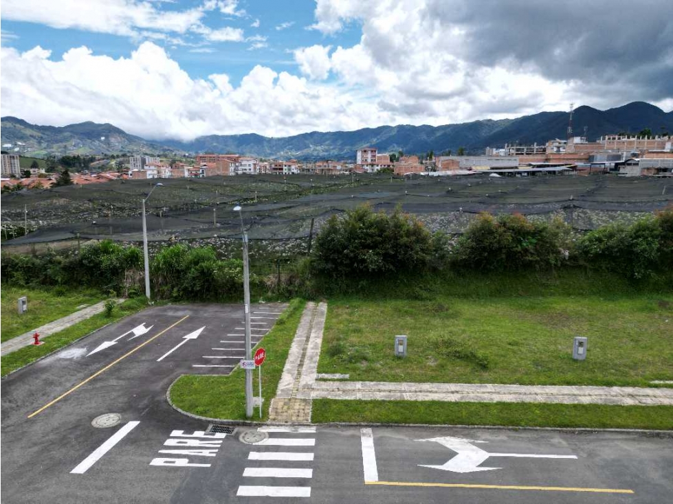 LOTE ESQUINERO EN VENTA UNIDAD ABIERTA EN EL CARMEN DE VIBORAL — foto 4
