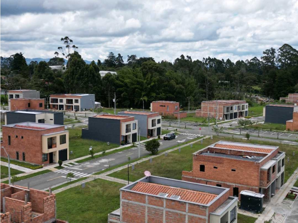 LOTE ESQUINERO EN VENTA UNIDAD ABIERTA EN EL CARMEN DE VIBORAL