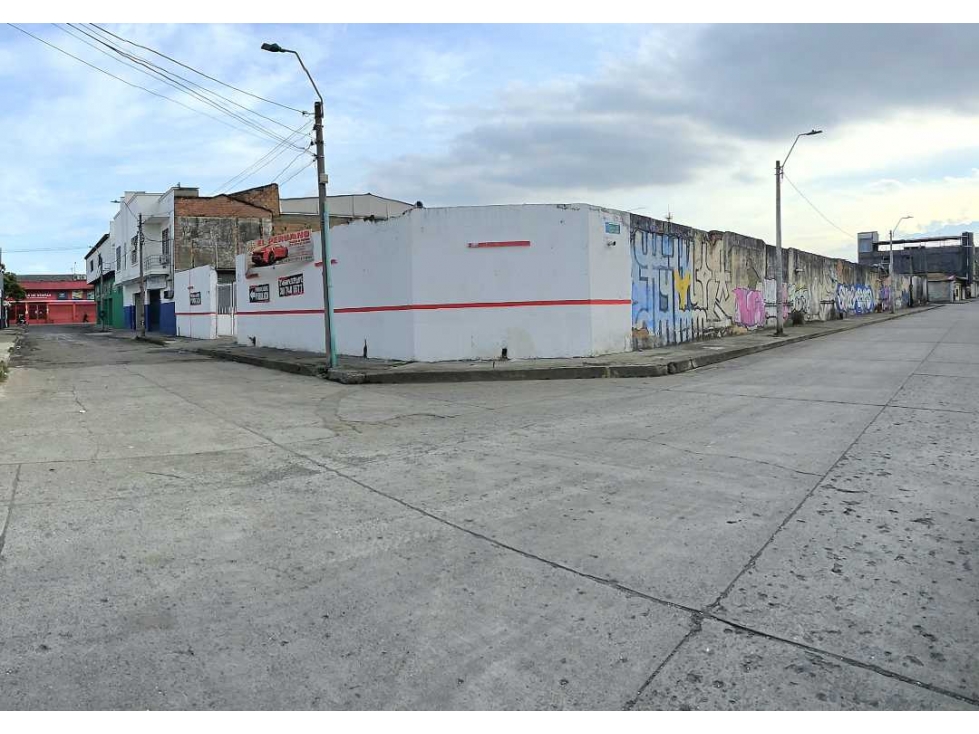 Lote esquinero para comercio o Bodegas en el Centro Cali San Nicolas