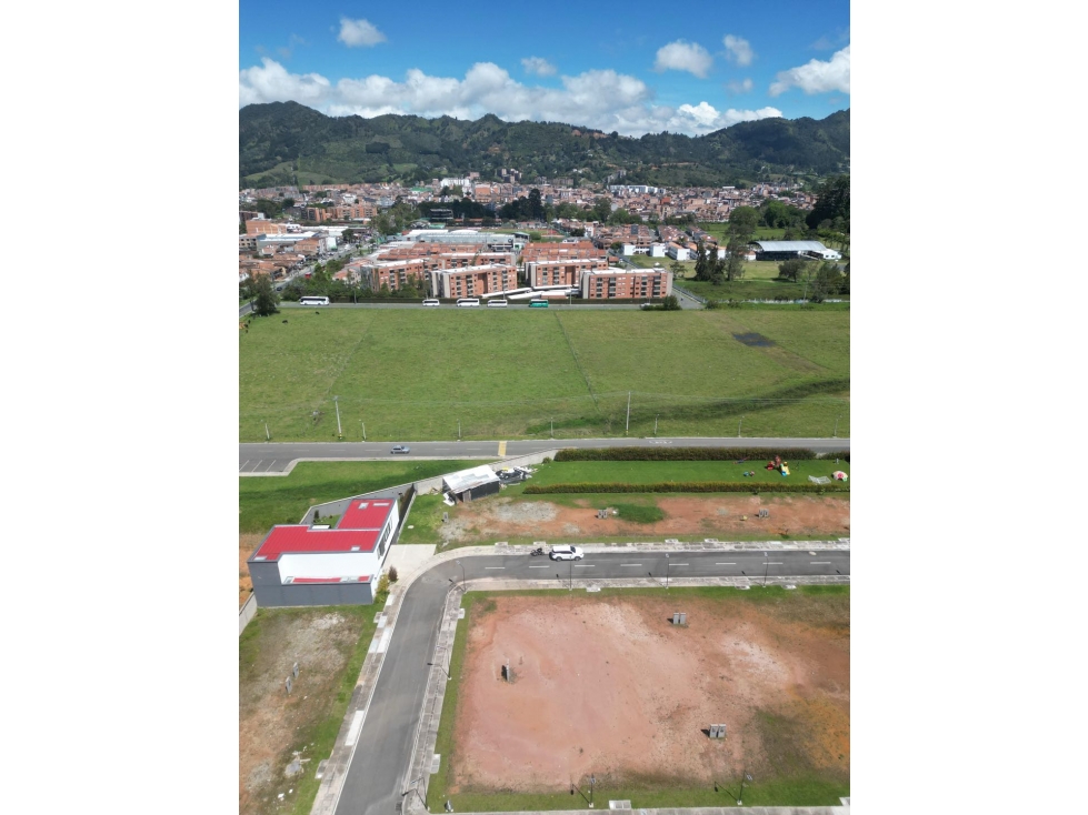 Lote esquinero para la venta en Urbanización cerrada — foto 5