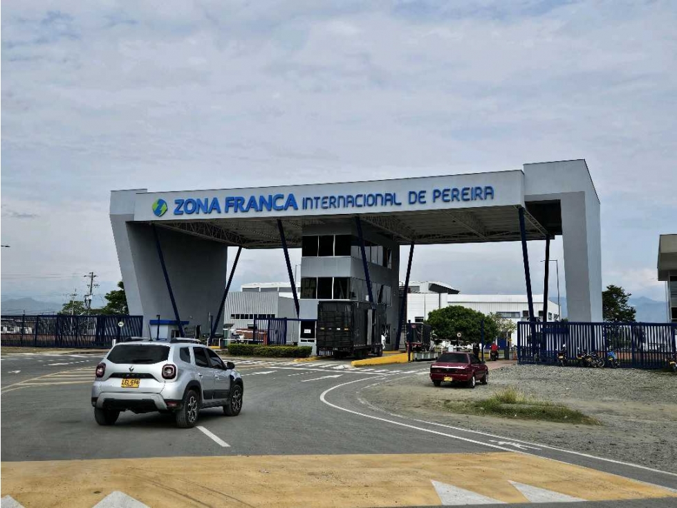 Lote esquinero para venta en Zona Franca de Pereira - 2