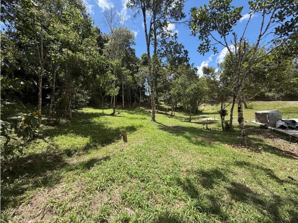LOTE ESQUINERO UBICADO EN EL RETIRO EN UNA UNA DE LAS MEJORES UNIDADES — foto 3