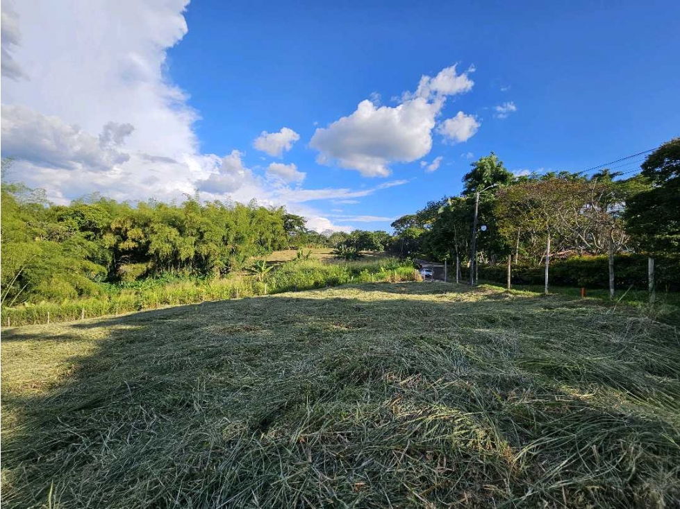 Lote independiente para venta en Malabar, Cerritos