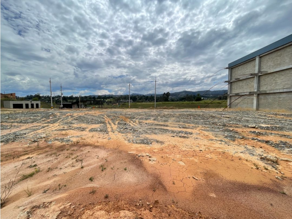 Lote industrial frente al hipodromo