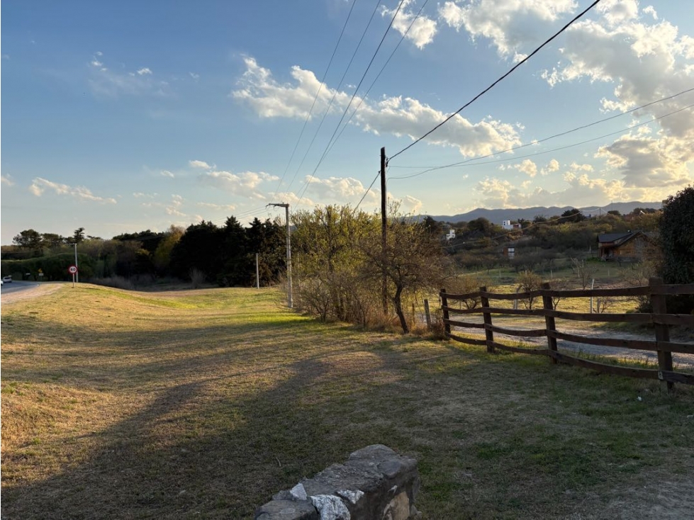 VENTA LOTE DE 3.351 M² EN B SEMICERRADO LOS ENCANTOS FALDA DEL CARMEN - 3