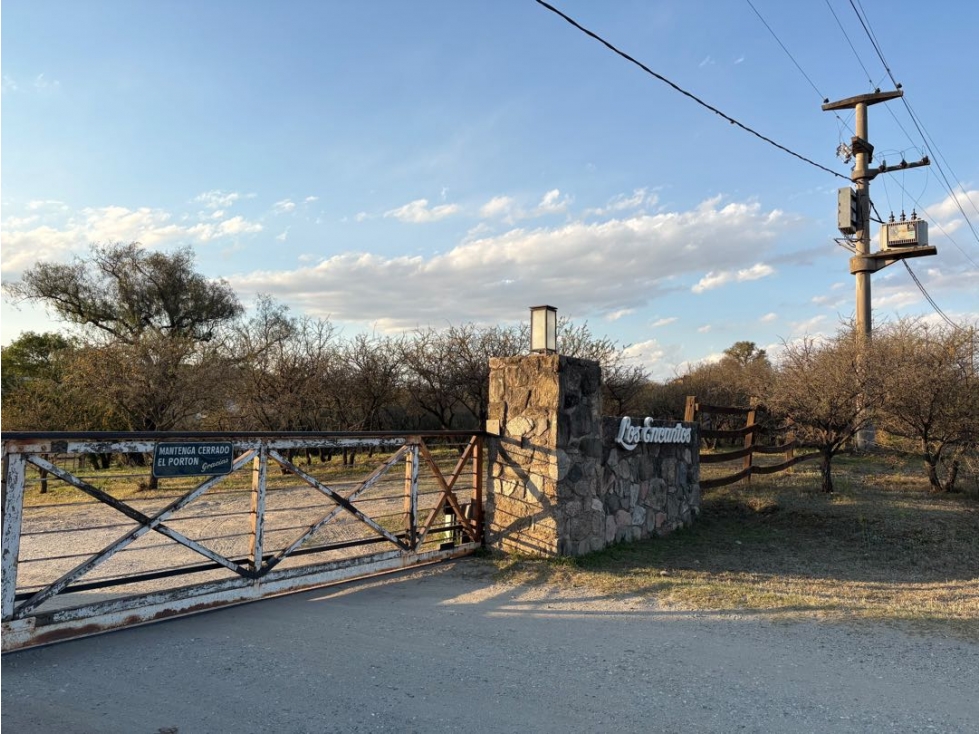 VENTA LOTE DE 3.351 M² EN B SEMICERRADO LOS ENCANTOS FALDA DEL CARMEN - 1