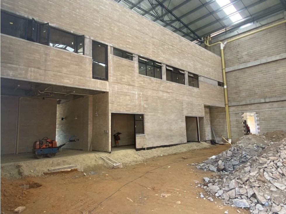 Lote para bodegas en venta - 3