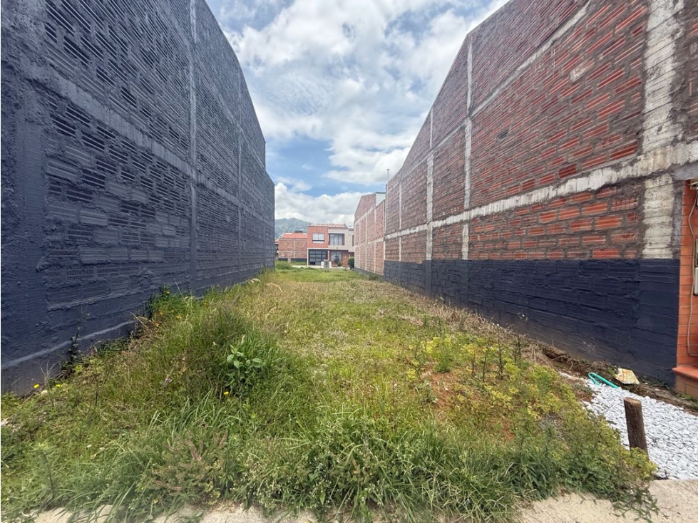 Lote para la venta con licencia de construcción en unidad abierta — foto 4