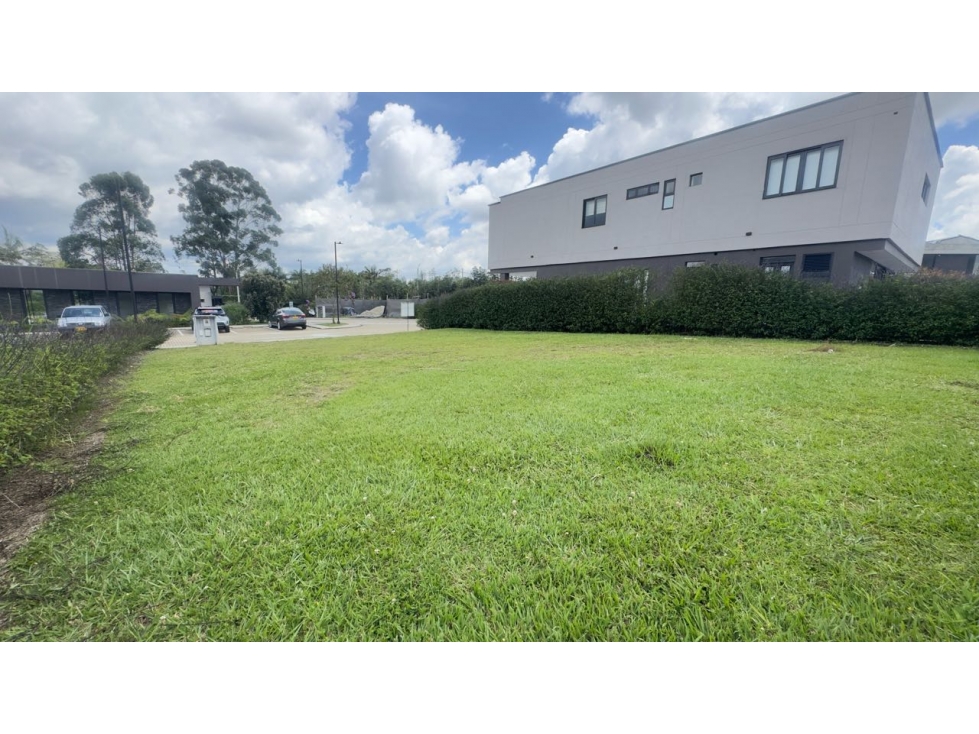 Lote para la venta en unidad cerrada en Llanogrande — foto 2