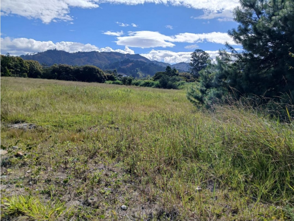 Lote para parcelar o centros deportivos. Llanogrande