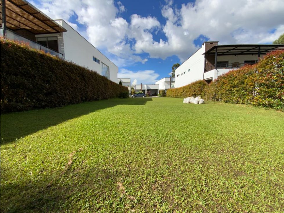 Venta Espectacular Lote Plano Casa Separadas Unidad Cerrada El Retiro — foto 4