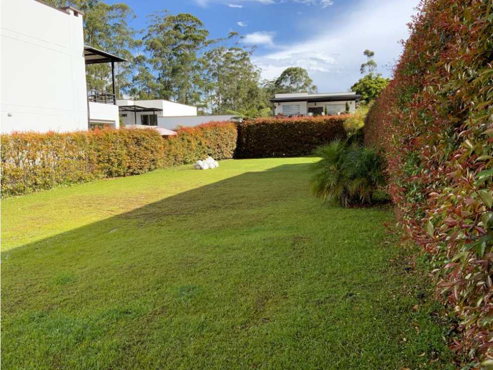 Venta Espectacular Lote Plano Casa Separadas Unidad Cerrada El Retiro — foto 3