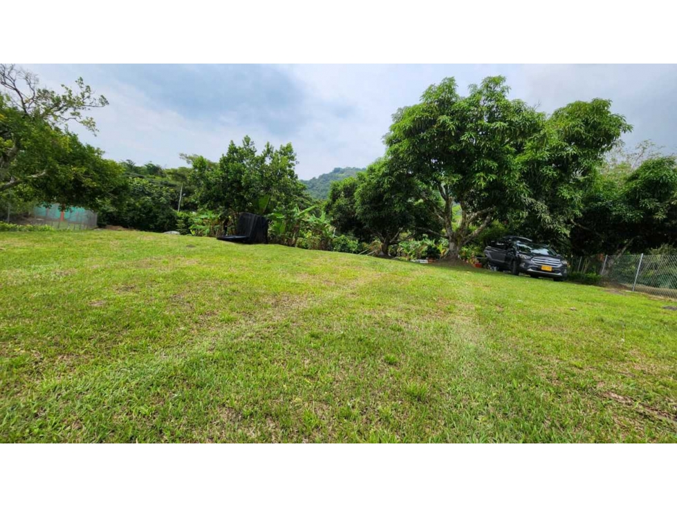 Lote Plano con Licencia-Vereda Zapata en La Mesa. - 2