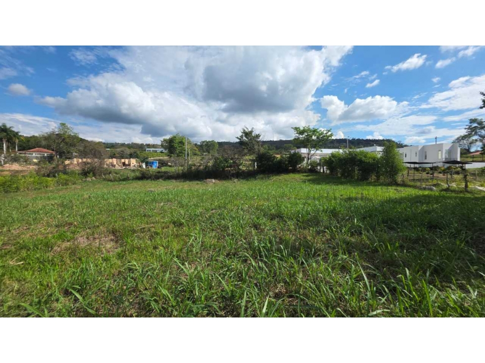 Lote plano de 2600 M2 en 320 a 10 min de La Mesa Cund, campestre - 2