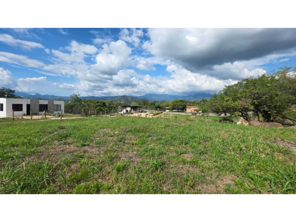 Lote plano de 2600 M2 en 320 a 10 min de La Mesa Cund, campestre - 4